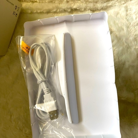 New Charging Stand For a IPad2 IPad3. - Picture 3 of 5